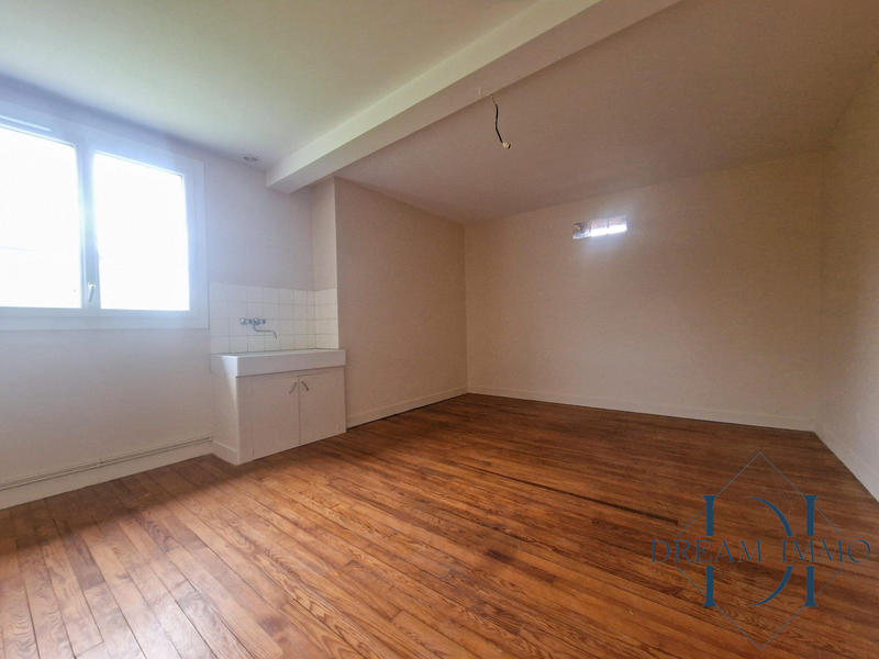 Maison - 213 m² - 9 pièces