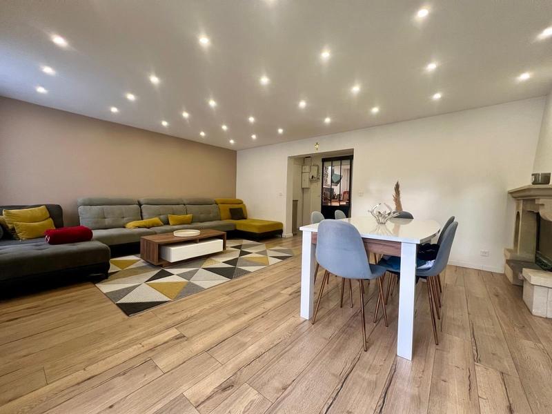 Appartement - 92 m² - 5 pièces