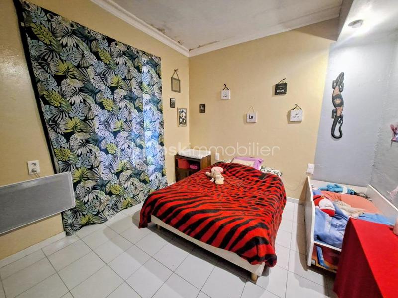 Maison - 200 m² - 6 pièces