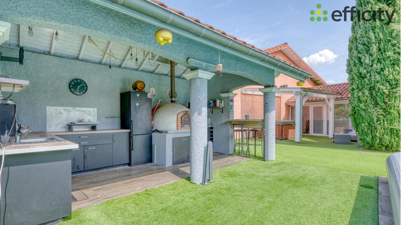 Pavillon - 264 m² - 8 pièces