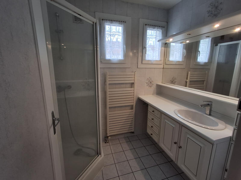 Maison - 95 m² - 5 pièces