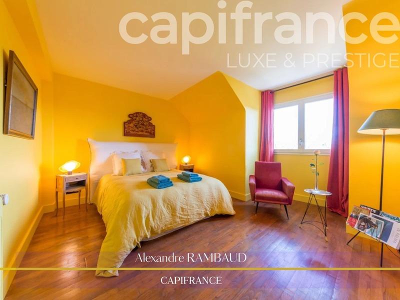 Demeure - 435 m² - 17 pièces