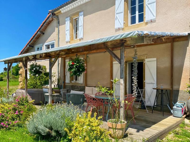 Maison - 295 m² - 6 pièces