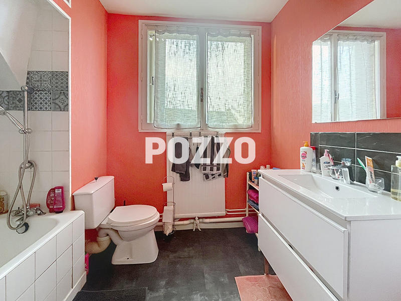 Maison - 98 m² - 4 pièces