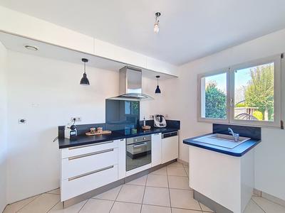 Maison - 140 m² - 8 pièces