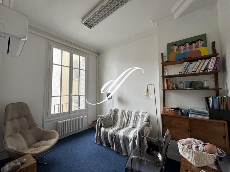 Bureau - 84 m² - 4 pièces