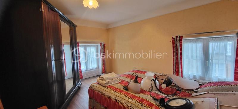 Maison de village - 200 m² - 9 pièces