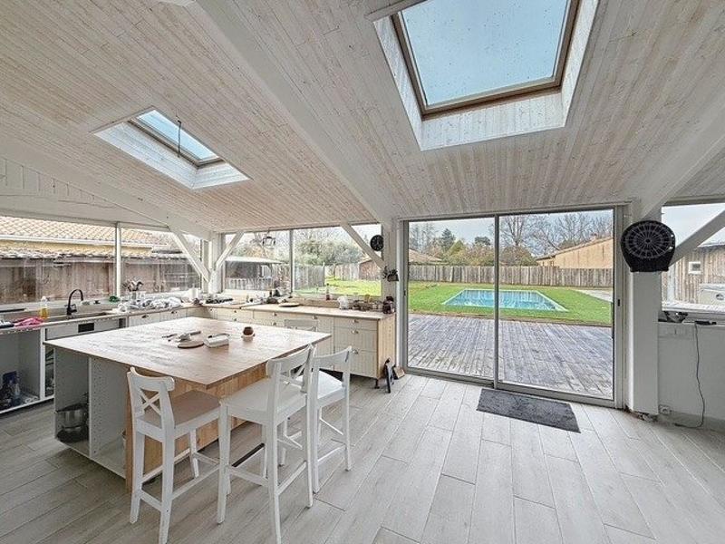 Maison - 185 m² - 5 pièces