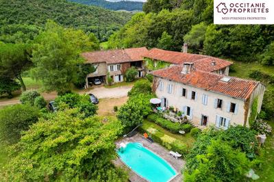 Maison de maîtres - 472 m² - 19 pièces