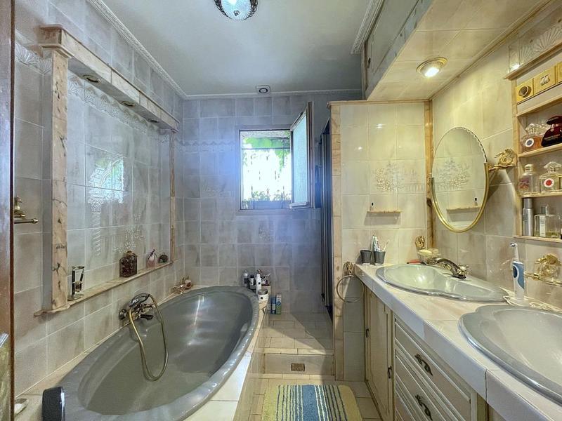 Maison - 94 m² - 4 pièces