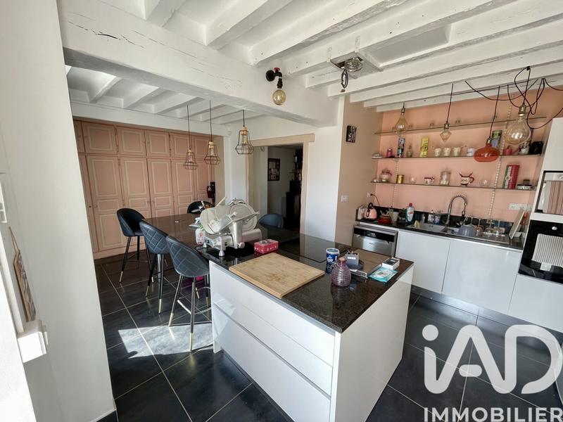 Maison - 220 m² - 8 pièces