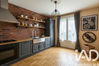 Maison - 93 m² - 5 pièces