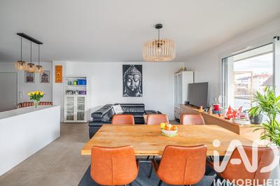 Appartement - 93 m² - 4 pièces