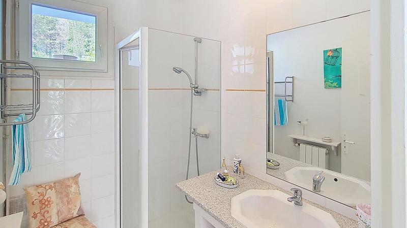 Maison - 263 m² - 12 pièces