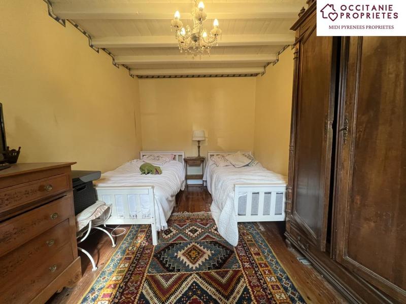 Propriété - 356 m² - 15 pièces