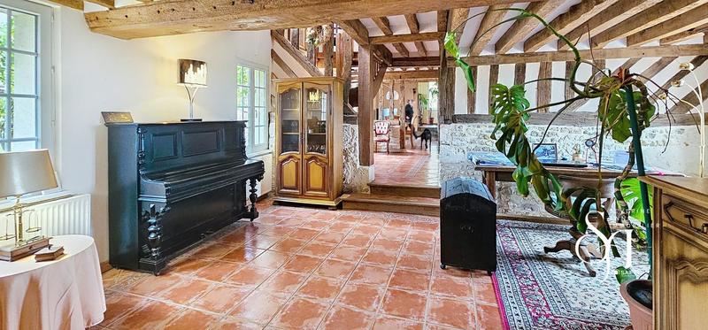 Maison - 315 m² - 6 pièces