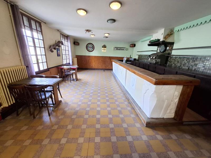 Maison - 220 m² - 7 pièces