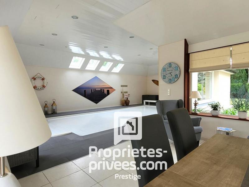 Demeure - 196 m² - 6 pièces