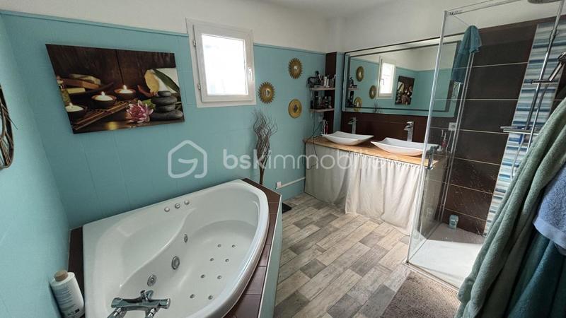 Propriété - 135 m² - 6 pièces