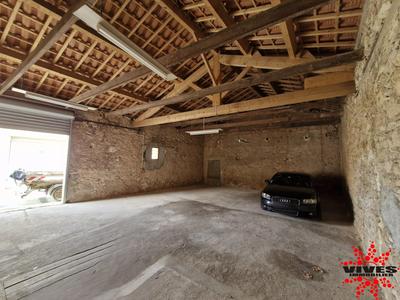 Remise - 100 m² - 1 pièce