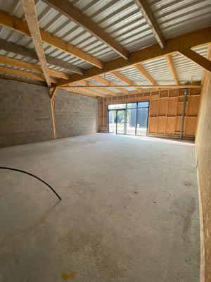 Local d'activité / Entrepôt - 82 m²