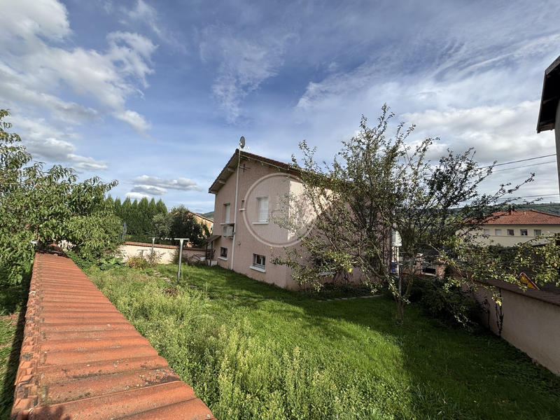 Maison - 90 m² - 4 pièces