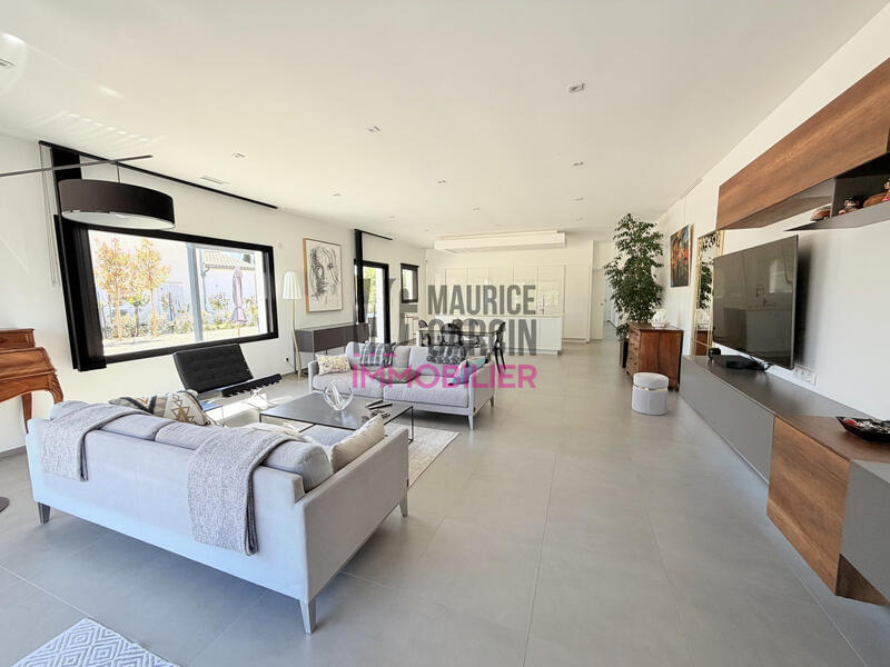 Maison - 170 m² - 5 pièces