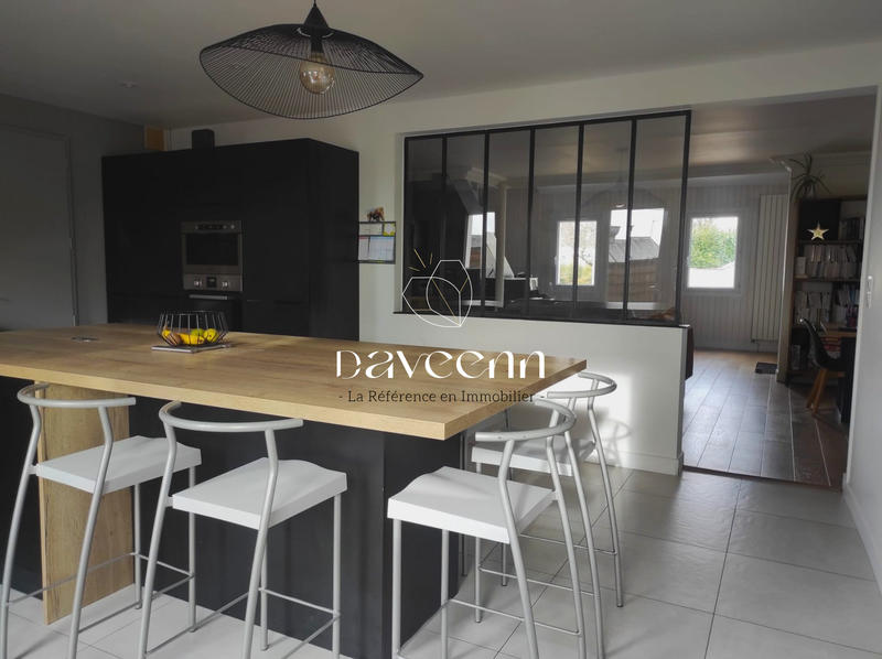 Maison traditionnelle - 163 m² - 6 pièces