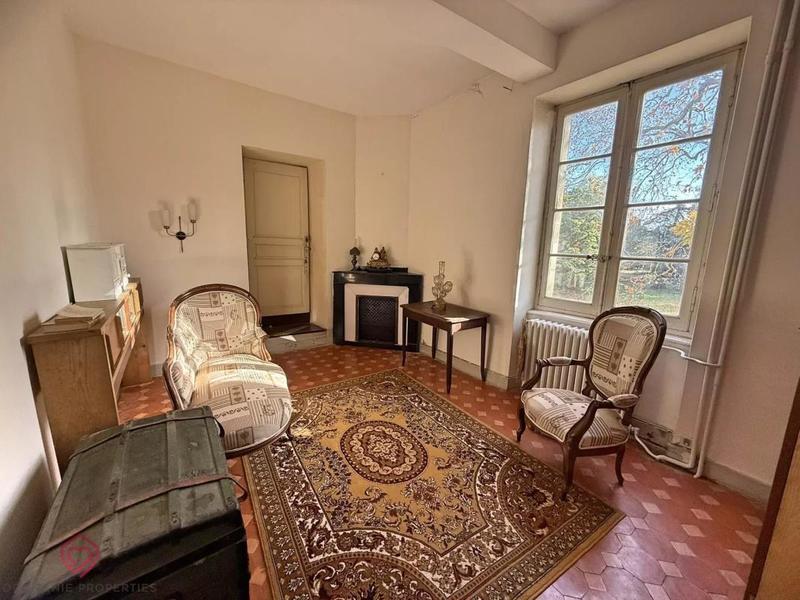 Propriété - 339 m² - 11 pièces