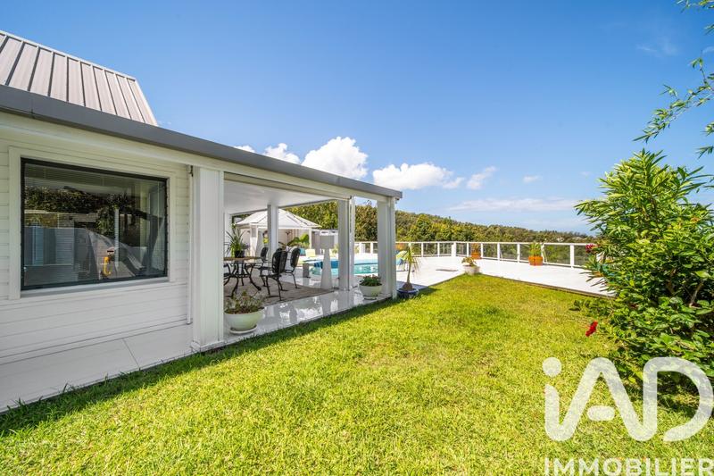 Maison - 235 m² - 7 pièces