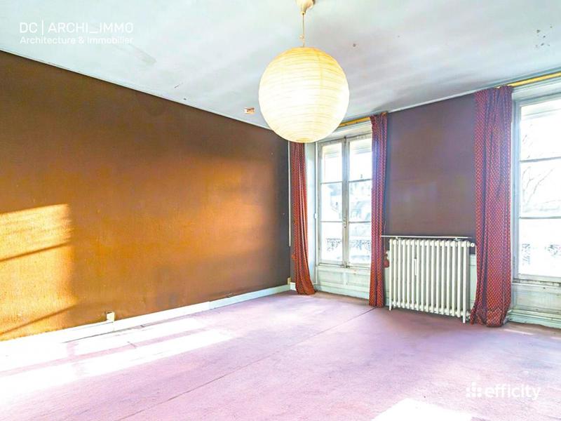 Maison - 360 m² - 10 pièces