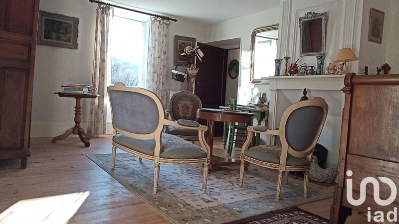 Maison - 330 m² - 8 pièces