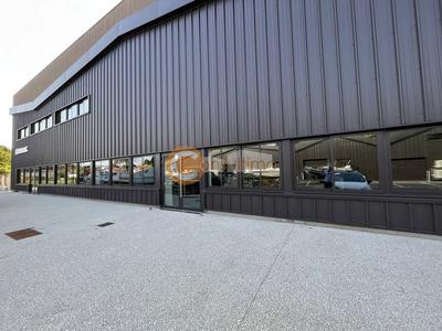 Local d'activité / Entrepôt - 1 550 m²