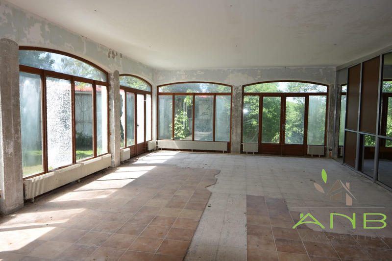 Maison - 692 m² - 3 pièces