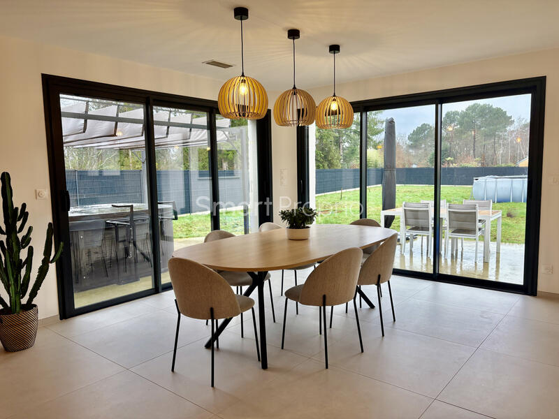 Maison - 160 m² - 6 pièces