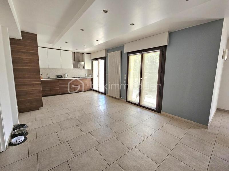 Pavillon - 130 m² - 6 pièces