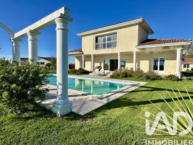 Maison - 246 m² - 5 pièces