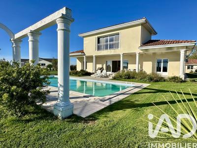 Maison - 246 m² - 5 pièces