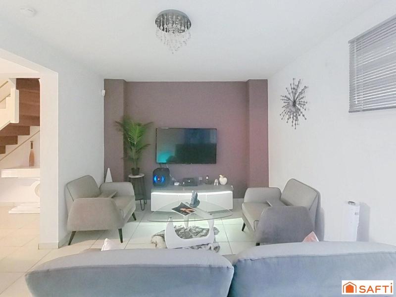 Maison - 95 m² - 4 pièces