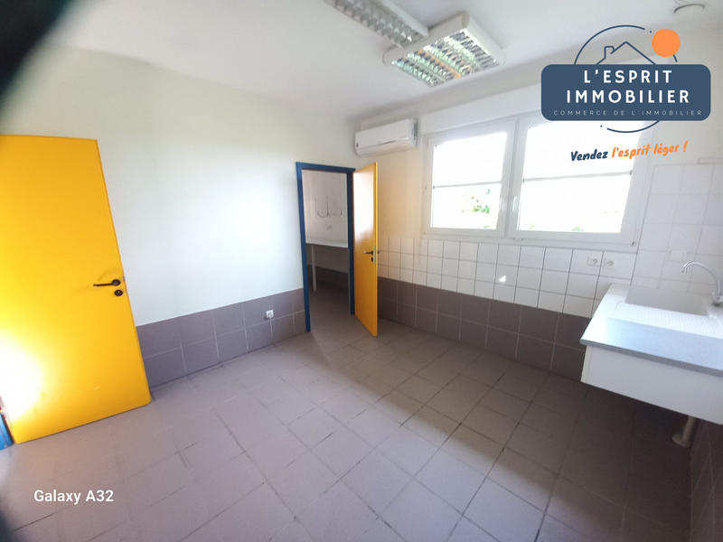 Local commercial - 290 m² - 12 pièces