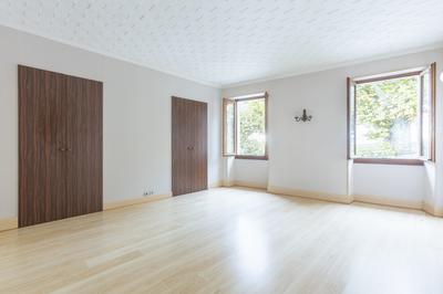 Maison traditionnelle - 110 m² - 5 pièces