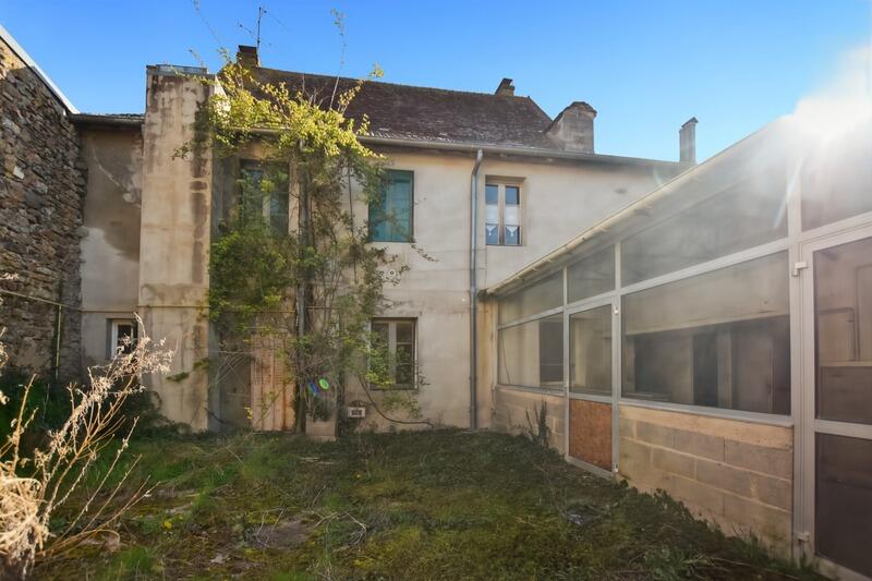 Maison - 227 m² - 10 pièces