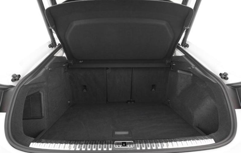 Audi Q3 Sportback 45 TFSIe 245 s-Line Hybride Rechargeable / Coffre Elec Attache Remorque Sieges Apple Carplay Android Auto Camera 360°