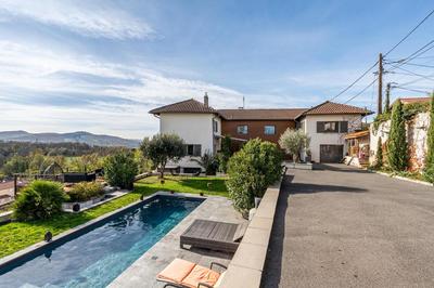 Maison - 200 m² - 7 pièces