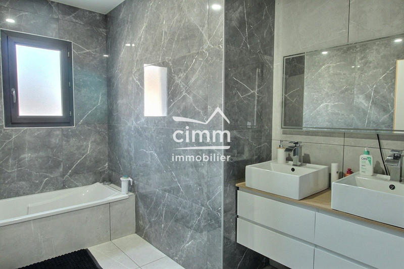 Villa - 100 m² - 4 pièces