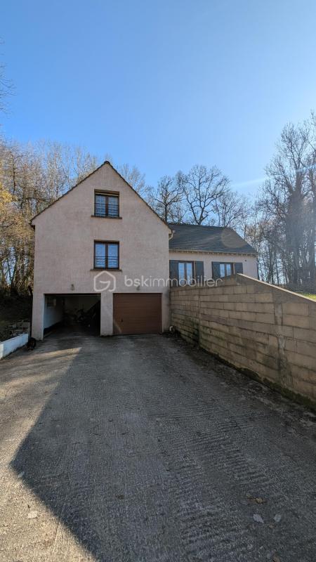 Maison traditionnelle - 170 m² - 8 pièces