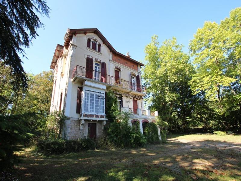 Maison de maîtres - 267 m² - 11 pièces
