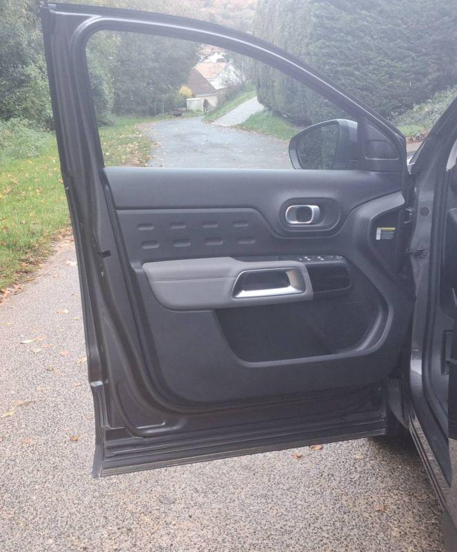 Citroën C5 Aircross 1.6 PureTech 224 Hybride e-Eat8 c-Series - Entretien constructeur