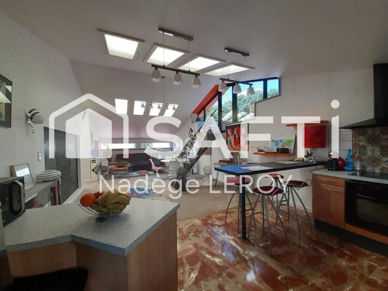 Appartement - 260 m² - 12 pièces