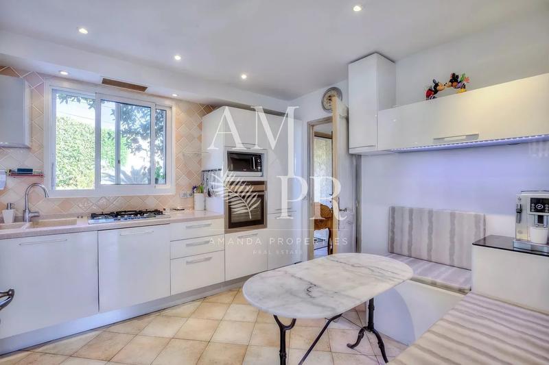 Villa - 232 m² - 7 pièces